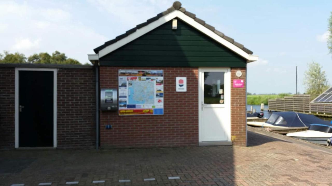 Boat Ella - Kamperen Op Het Water -Niet Om Mee Te Varen -Read Host Profile-Lees Hostprofiel Jutrijp 외부 사진