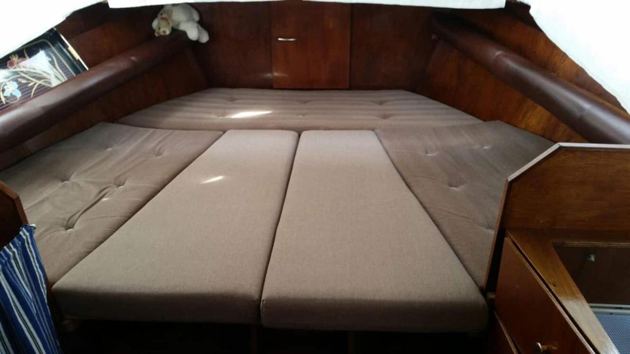Boat Ella - Kamperen Op Het Water -Niet Om Mee Te Varen -Read Host Profile-Lees Hostprofiel Jutrijp 외부 사진