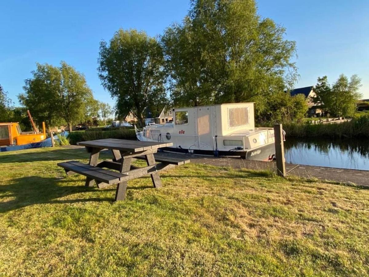 Boat Ella - Kamperen Op Het Water -Niet Om Mee Te Varen -Read Host Profile-Lees Hostprofiel Jutrijp 외부 사진